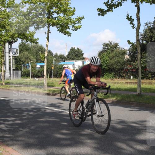10.08.2025 - GEWOBA Citytriathlon Bremen Yannick Fuchs http://msf.ph/oto/8545366 10.08.2025 10:29:21 Radfahren 386, 412, 509, 510 meine-sportfotos.de