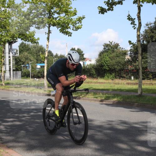 10.08.2025 - GEWOBA Citytriathlon Bremen Yannick Fuchs http://msf.ph/oto/8545371 10.08.2025 10:29:30 Radfahren 386, 509, 510 meine-sportfotos.de
