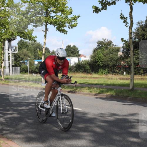 10.08.2025 - GEWOBA Citytriathlon Bremen Yannick Fuchs http://msf.ph/oto/8545373 10.08.2025 10:29:31 Radfahren 386, 509 meine-sportfotos.de