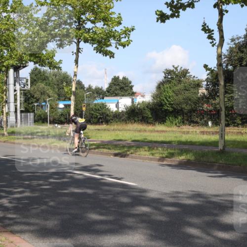 10.08.2025 - GEWOBA Citytriathlon Bremen Yannick Fuchs http://msf.ph/oto/8545381 10.08.2025 10:29:35 Radfahren 386, 509 meine-sportfotos.de