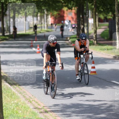 10.08.2025 - GEWOBA Citytriathlon Bremen Yannick Fuchs http://msf.ph/oto/8545386 10.08.2025 12:57:15 Radfahren 559, 572, 723, 730, 758, 849, 879, 892, 900, 940, 969, 1003 meine-sportfotos.de