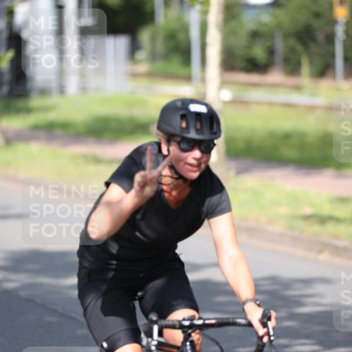 10.08.2025 - GEWOBA Citytriathlon Bremen Yannick Fuchs http://msf.ph/oto/8545389 10.08.2025 11:05:53 Radfahren 179, 217 meine-sportfotos.de