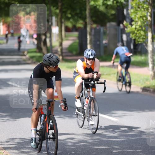10.08.2025 - GEWOBA Citytriathlon Bremen Yannick Fuchs http://msf.ph/oto/8545390 10.08.2025 12:57:15 Radfahren 559, 572, 723, 730, 758, 849, 879, 892, 900, 940, 969, 1003 meine-sportfotos.de