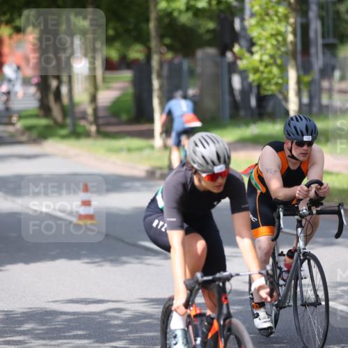 10.08.2025 - GEWOBA Citytriathlon Bremen Yannick Fuchs http://msf.ph/oto/8545398 10.08.2025 12:57:16 Radfahren 559, 572, 723, 730, 758, 849, 879, 892, 900, 940, 969, 1003 meine-sportfotos.de