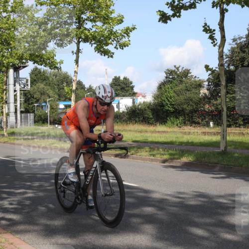 10.08.2025 - GEWOBA Citytriathlon Bremen Yannick Fuchs http://msf.ph/oto/8545411 10.08.2025 10:30:18 Radfahren 433, 441 meine-sportfotos.de