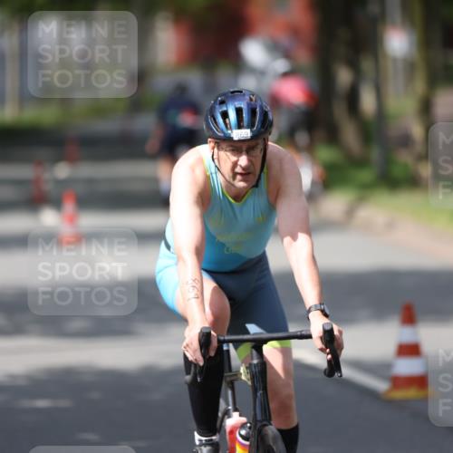 10.08.2025 - GEWOBA Citytriathlon Bremen Yannick Fuchs http://msf.ph/oto/8545416 10.08.2025 12:57:48 Radfahren 650, 660, 671, 825, 853, 869, 1018 meine-sportfotos.de