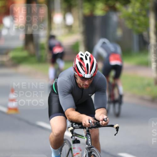 10.08.2025 - GEWOBA Citytriathlon Bremen Yannick Fuchs http://msf.ph/oto/8545431 10.08.2025 12:58:30 Radfahren 609, 619, 726, 795, 870 meine-sportfotos.de