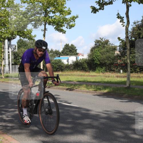 10.08.2025 - GEWOBA Citytriathlon Bremen Yannick Fuchs http://msf.ph/oto/8545442 10.08.2025 10:30:56 Radfahren 353, 376, 476 meine-sportfotos.de