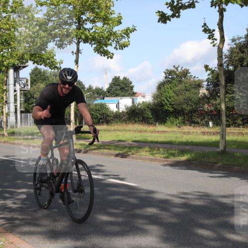 10.08.2025 - GEWOBA Citytriathlon Bremen Yannick Fuchs http://msf.ph/oto/8545471 10.08.2025 10:31:21 Radfahren 363, 387, 434 meine-sportfotos.de