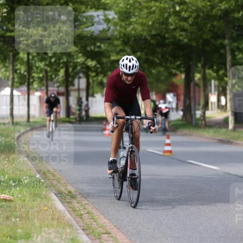 10.08.2025 - GEWOBA Citytriathlon Bremen Yannick Fuchs http://msf.ph/oto/8545474 10.08.2025 12:58:38 Radfahren 609, 762, 795, 802, 870, 910 meine-sportfotos.de
