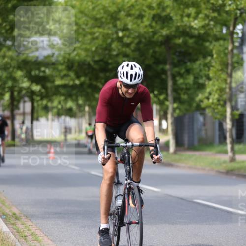 10.08.2025 - GEWOBA Citytriathlon Bremen Yannick Fuchs http://msf.ph/oto/8545482 10.08.2025 12:58:38 Radfahren 609, 762, 795, 802, 870, 910 meine-sportfotos.de