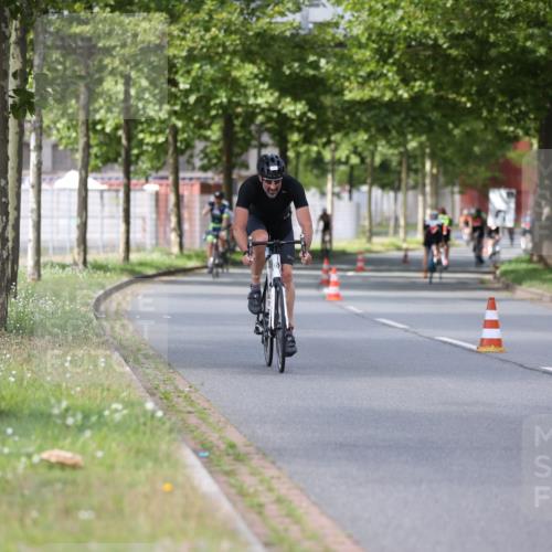 10.08.2025 - GEWOBA Citytriathlon Bremen Yannick Fuchs http://msf.ph/oto/8545488 10.08.2025 12:58:39 Radfahren 609, 762, 795, 802, 870, 910 meine-sportfotos.de