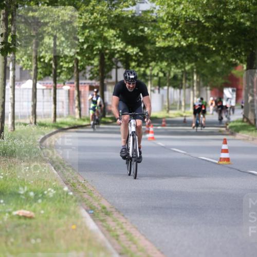 10.08.2025 - GEWOBA Citytriathlon Bremen Yannick Fuchs http://msf.ph/oto/8545492 10.08.2025 12:58:40 Radfahren 609, 762, 795, 802, 870, 910 meine-sportfotos.de