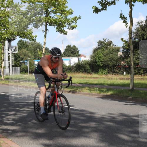 10.08.2025 - GEWOBA Citytriathlon Bremen Yannick Fuchs http://msf.ph/oto/8545504 10.08.2025 10:32:01 Radfahren 205, 370, 405, 407 meine-sportfotos.de