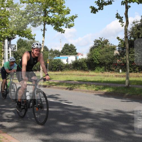 10.08.2025 - GEWOBA Citytriathlon Bremen Yannick Fuchs http://msf.ph/oto/8545508 10.08.2025 10:32:03 Radfahren 205, 370, 405, 407, 508 meine-sportfotos.de