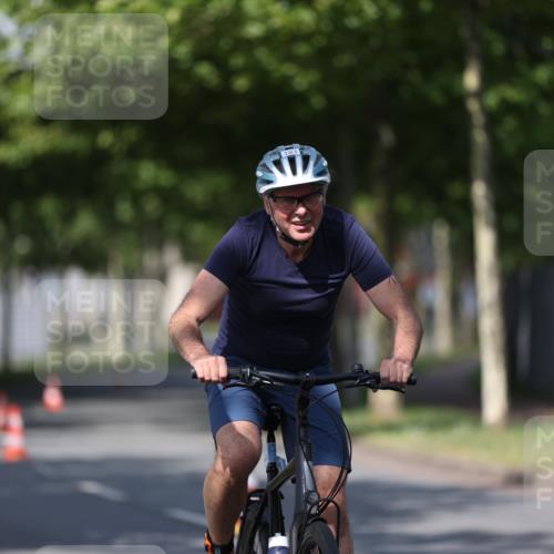 10.08.2025 - GEWOBA Citytriathlon Bremen Yannick Fuchs http://msf.ph/oto/8545513 10.08.2025 11:12:00 Radfahren  meine-sportfotos.de