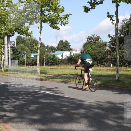10.08.2025 - GEWOBA Citytriathlon Bremen Yannick Fuchs http://msf.ph/oto/8545515 10.08.2025 10:32:06 Radfahren 205, 370, 405, 407, 508 meine-sportfotos.de