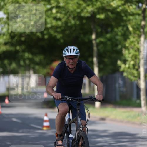 10.08.2025 - GEWOBA Citytriathlon Bremen Yannick Fuchs http://msf.ph/oto/8545517 10.08.2025 11:12:01 Radfahren  meine-sportfotos.de