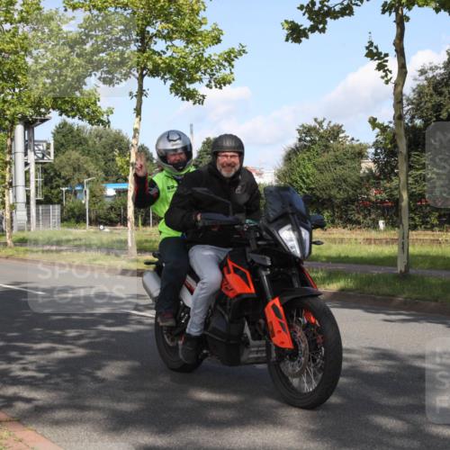 10.08.2025 - GEWOBA Citytriathlon Bremen Yannick Fuchs http://msf.ph/oto/8545526 10.08.2025 10:32:18 Radfahren 205, 354, 408, 432, 508 meine-sportfotos.de
