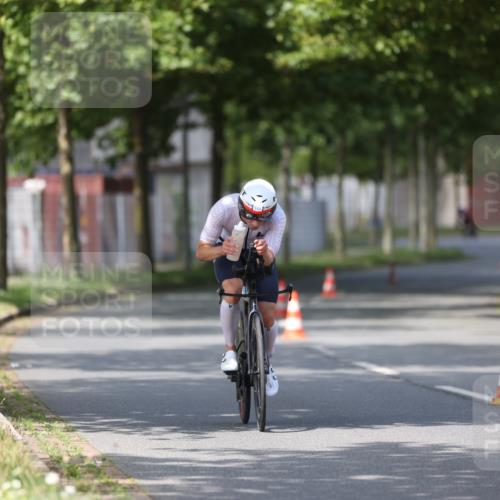 10.08.2025 - GEWOBA Citytriathlon Bremen Yannick Fuchs http://msf.ph/oto/8545535 10.08.2025 11:52:38 Radfahren 554 meine-sportfotos.de