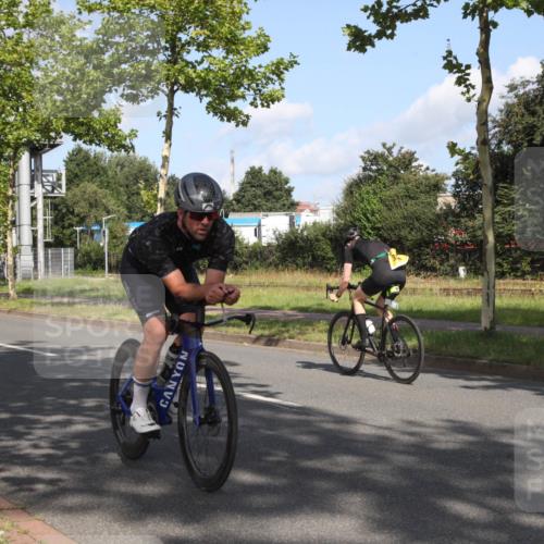 10.08.2025 - GEWOBA Citytriathlon Bremen Yannick Fuchs http://msf.ph/oto/8545539 10.08.2025 10:32:29 Radfahren 349, 354, 406, 408, 426, 432, 473, 483, 502 meine-sportfotos.de