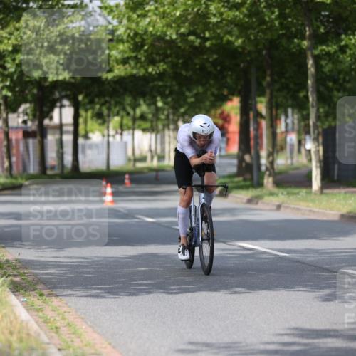 10.08.2025 - GEWOBA Citytriathlon Bremen Yannick Fuchs http://msf.ph/oto/8545552 10.08.2025 11:56:29 Radfahren 557 meine-sportfotos.de