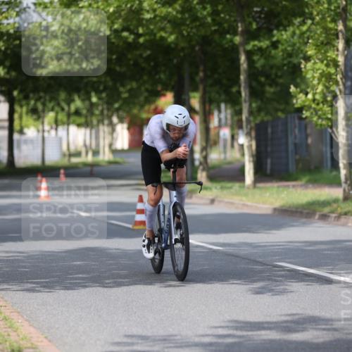 10.08.2025 - GEWOBA Citytriathlon Bremen Yannick Fuchs http://msf.ph/oto/8545556 10.08.2025 11:56:29 Radfahren 557 meine-sportfotos.de