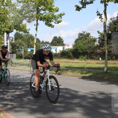 10.08.2025 - GEWOBA Citytriathlon Bremen Yannick Fuchs http://msf.ph/oto/8545558 10.08.2025 10:32:38 Radfahren 349, 354, 384, 406, 426, 432, 473, 483, 502 meine-sportfotos.de