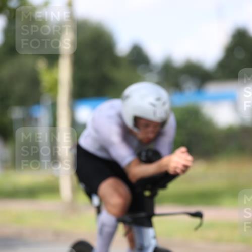 10.08.2025 - GEWOBA Citytriathlon Bremen Yannick Fuchs http://msf.ph/oto/8545561 10.08.2025 11:56:30 Radfahren 557 meine-sportfotos.de