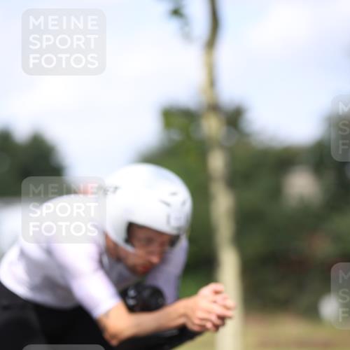 10.08.2025 - GEWOBA Citytriathlon Bremen Yannick Fuchs http://msf.ph/oto/8545564 10.08.2025 11:56:30 Radfahren 557 meine-sportfotos.de