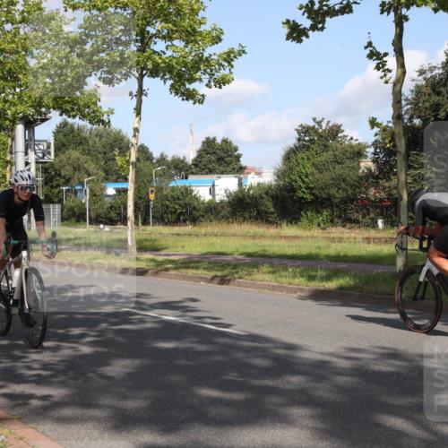 10.08.2025 - GEWOBA Citytriathlon Bremen Yannick Fuchs http://msf.ph/oto/8545567 10.08.2025 10:32:47 Radfahren 349, 355, 371, 384, 406, 483, 502 meine-sportfotos.de