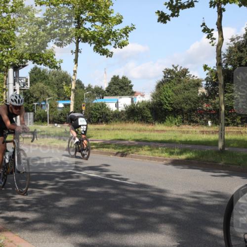 10.08.2025 - GEWOBA Citytriathlon Bremen Yannick Fuchs http://msf.ph/oto/8545572 10.08.2025 10:32:48 Radfahren 349, 355, 371, 384, 406, 483, 502 meine-sportfotos.de