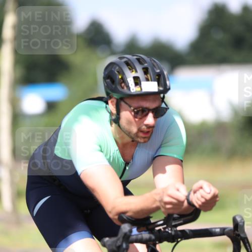 10.08.2025 - GEWOBA Citytriathlon Bremen Yannick Fuchs http://msf.ph/oto/8545574 10.08.2025 11:57:24 Radfahren 733 meine-sportfotos.de