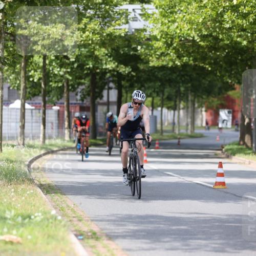 10.08.2025 - GEWOBA Citytriathlon Bremen Yannick Fuchs http://msf.ph/oto/8545580 10.08.2025 12:58:47 Radfahren 602, 609, 705, 762, 795, 802, 870, 885, 910, 921, 1038 meine-sportfotos.de