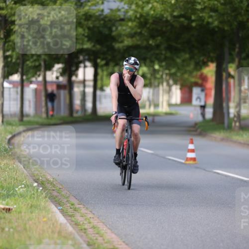 10.08.2025 - GEWOBA Citytriathlon Bremen Yannick Fuchs http://msf.ph/oto/8545581 10.08.2025 11:57:47 Radfahren 657 meine-sportfotos.de