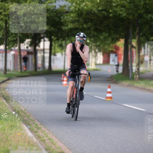 10.08.2025 - GEWOBA Citytriathlon Bremen Yannick Fuchs http://msf.ph/oto/8545584 10.08.2025 11:57:47 Radfahren 657 meine-sportfotos.de