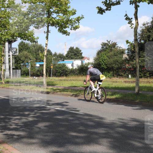 10.08.2025 - GEWOBA Citytriathlon Bremen Yannick Fuchs http://msf.ph/oto/8545589 10.08.2025 10:32:58 Radfahren 355, 371, 384, 390, 430 meine-sportfotos.de