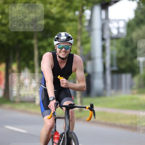 10.08.2025 - GEWOBA Citytriathlon Bremen Yannick Fuchs http://msf.ph/oto/8545590 10.08.2025 11:57:48 Radfahren 657 meine-sportfotos.de