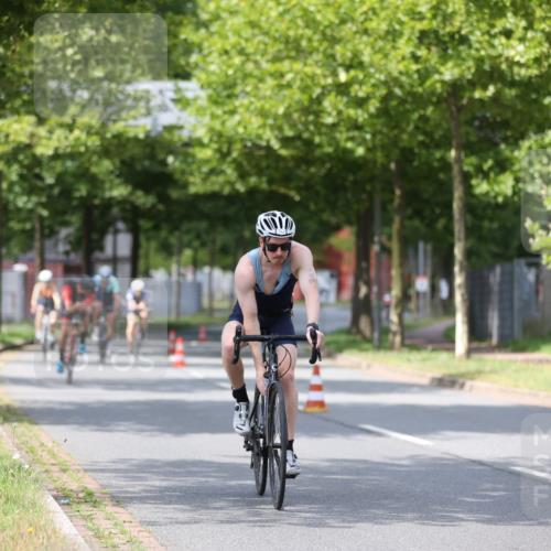 10.08.2025 - GEWOBA Citytriathlon Bremen Yannick Fuchs http://msf.ph/oto/8545592 10.08.2025 12:58:48 Radfahren 602, 609, 705, 762, 795, 802, 870, 885, 910, 921, 1038 meine-sportfotos.de