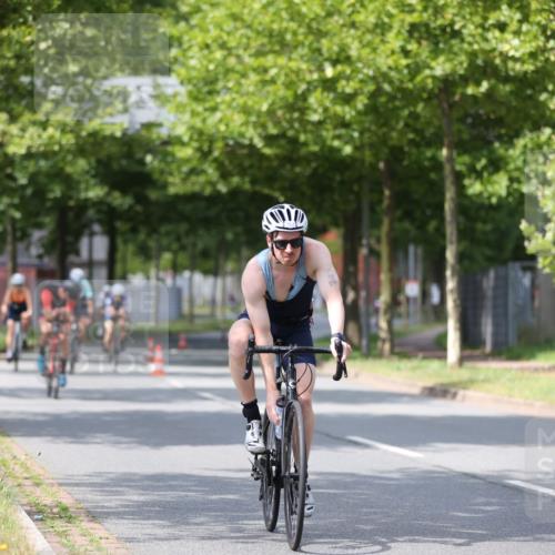 10.08.2025 - GEWOBA Citytriathlon Bremen Yannick Fuchs http://msf.ph/oto/8545594 10.08.2025 12:58:48 Radfahren 602, 609, 705, 762, 795, 802, 870, 885, 910, 921, 1038 meine-sportfotos.de