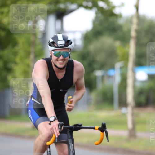 10.08.2025 - GEWOBA Citytriathlon Bremen Yannick Fuchs http://msf.ph/oto/8545595 10.08.2025 11:57:48 Radfahren 657 meine-sportfotos.de