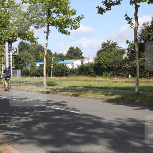 10.08.2025 - GEWOBA Citytriathlon Bremen Yannick Fuchs http://msf.ph/oto/8545596 10.08.2025 10:33:03 Radfahren 355, 371, 384, 390, 420, 430, 448 meine-sportfotos.de