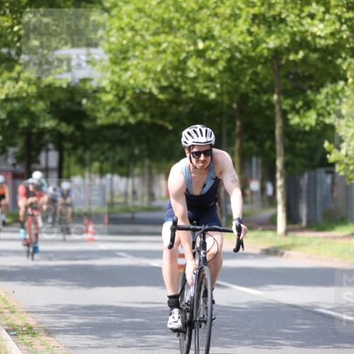 10.08.2025 - GEWOBA Citytriathlon Bremen Yannick Fuchs http://msf.ph/oto/8545597 10.08.2025 12:58:49 Radfahren 602, 609, 705, 762, 795, 802, 870, 885, 910, 921, 1038 meine-sportfotos.de