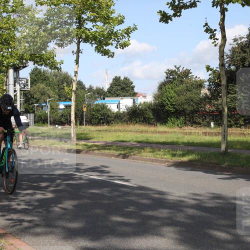 10.08.2025 - GEWOBA Citytriathlon Bremen Yannick Fuchs http://msf.ph/oto/8545598 10.08.2025 10:33:05 Radfahren 355, 371, 389, 390, 420, 430, 448 meine-sportfotos.de