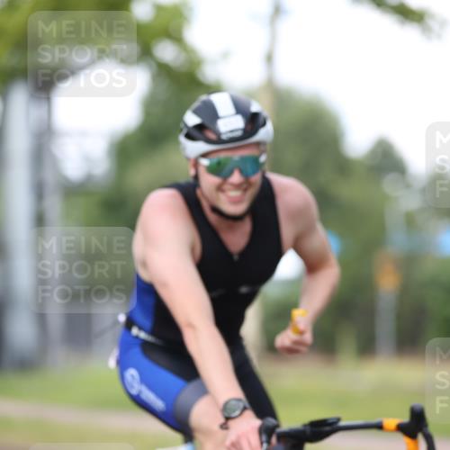 10.08.2025 - GEWOBA Citytriathlon Bremen Yannick Fuchs http://msf.ph/oto/8545599 10.08.2025 11:57:48 Radfahren 657 meine-sportfotos.de