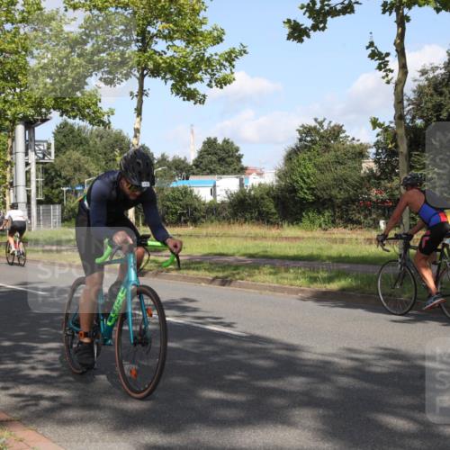 10.08.2025 - GEWOBA Citytriathlon Bremen Yannick Fuchs http://msf.ph/oto/8545600 10.08.2025 10:33:05 Radfahren 355, 371, 389, 390, 420, 430, 448 meine-sportfotos.de