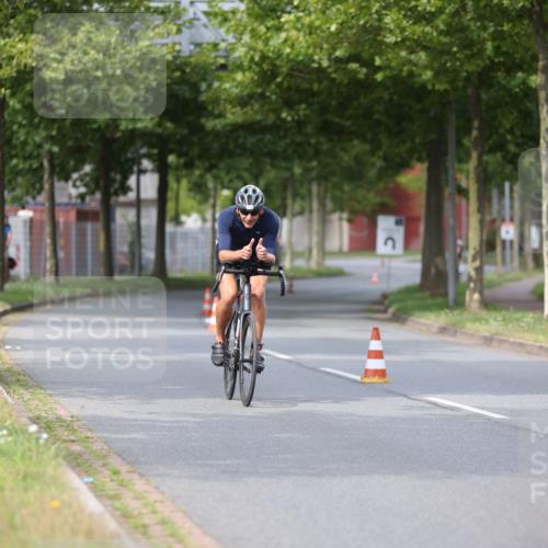 10.08.2025 - GEWOBA Citytriathlon Bremen Yannick Fuchs http://msf.ph/oto/8545608 10.08.2025 11:58:26 Radfahren 564 meine-sportfotos.de