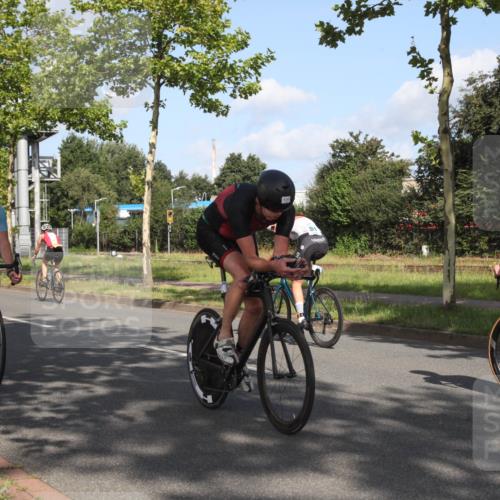10.08.2025 - GEWOBA Citytriathlon Bremen Yannick Fuchs http://msf.ph/oto/8545609 10.08.2025 10:33:08 Radfahren 105, 355, 389, 390, 420, 421, 430, 448 meine-sportfotos.de