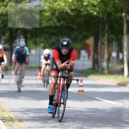 10.08.2025 - GEWOBA Citytriathlon Bremen Yannick Fuchs http://msf.ph/oto/8545611 10.08.2025 12:58:50 Radfahren 602, 609, 705, 762, 795, 802, 870, 885, 910, 921, 1038 meine-sportfotos.de