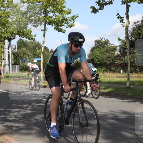 10.08.2025 - GEWOBA Citytriathlon Bremen Yannick Fuchs http://msf.ph/oto/8545613 10.08.2025 10:33:09 Radfahren 105, 355, 389, 390, 420, 421, 430, 448 meine-sportfotos.de